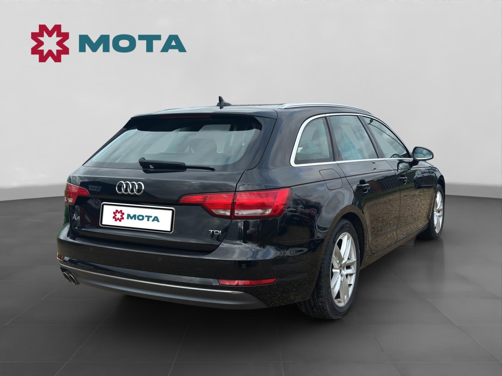 Audi A4 Avant 2.0 TDI ultra Sport Estate 5dr Diesel Manual Euro 6 (s/s) (190 ps)
