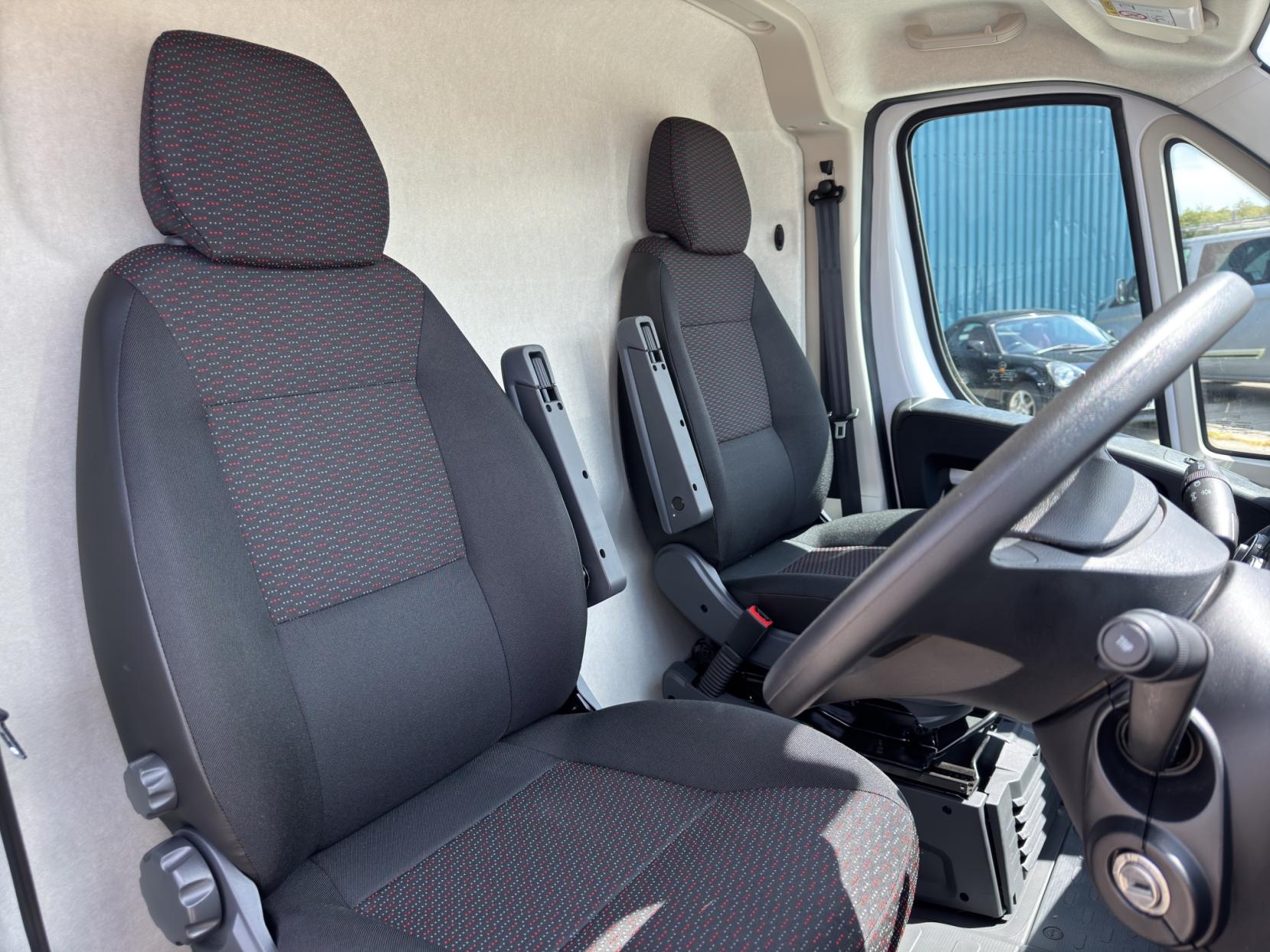 Vauxhall Movano 2.2 CDTi 3500 BiTurbo Dynamic Panel Van 5dr Diesel Manual FWD L2 H2 Euro 6 (s/s) (140 ps)