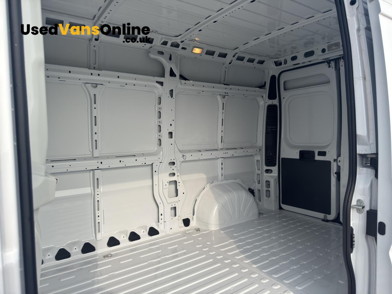 Vauxhall Movano 2.2 CDTi 3500 BiTurbo Dynamic Panel Van 5dr Diesel Manual FWD L2 H2 Euro 6 (s/s) (140 ps)