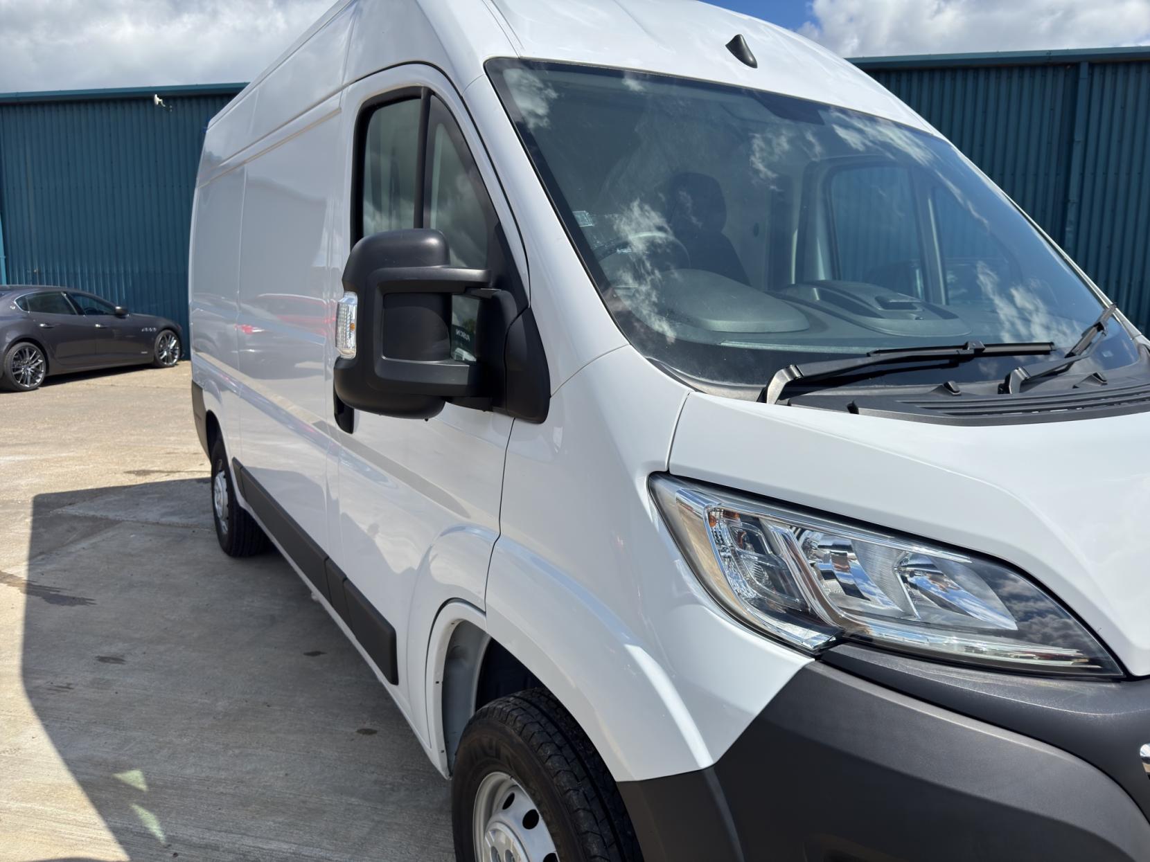 Vauxhall Movano 2.2 CDTi 3500 BiTurbo Dynamic Panel Van 5dr Diesel Manual FWD L2 H2 Euro 6 (s/s) (140 ps)