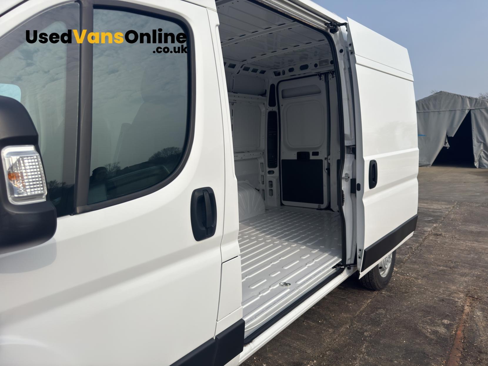Vauxhall Movano 2.2 CDTi 3500 BiTurbo Dynamic Panel Van 5dr Diesel Manual FWD L2 H2 Euro 6 (s/s) (140 ps)