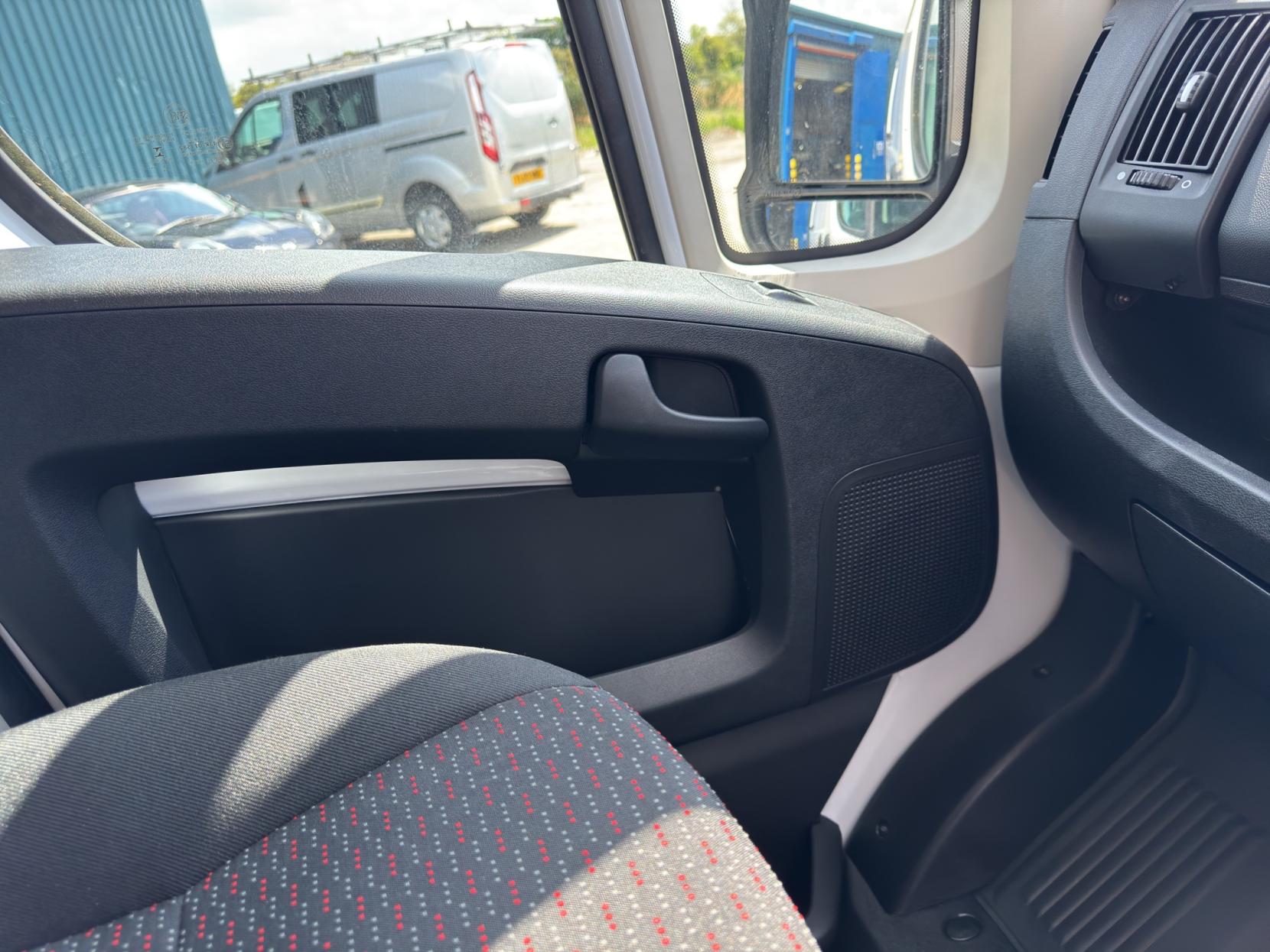 Vauxhall Movano 2.2 CDTi 3500 BiTurbo Dynamic Panel Van 5dr Diesel Manual FWD L2 H2 Euro 6 (s/s) (140 ps)