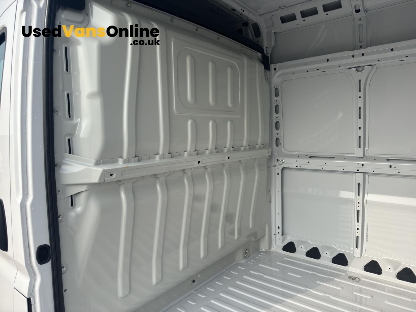 Vauxhall Movano 2.2 CDTi 3500 BiTurbo Dynamic Panel Van 5dr Diesel Manual FWD L2 H2 Euro 6 (s/s) (140 ps)