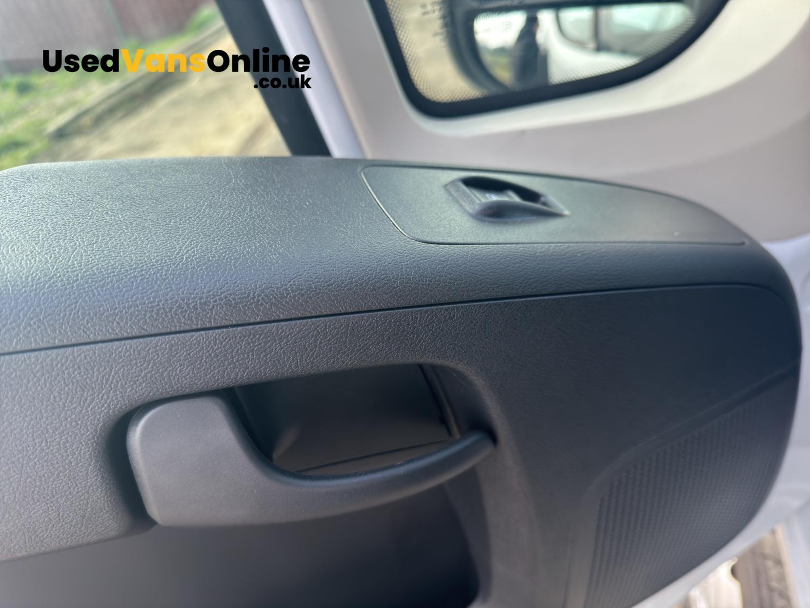 Vauxhall Movano 2.2 CDTi 3500 BiTurbo Dynamic Panel Van 5dr Diesel Manual FWD L2 H2 Euro 6 (s/s) (140 ps)
