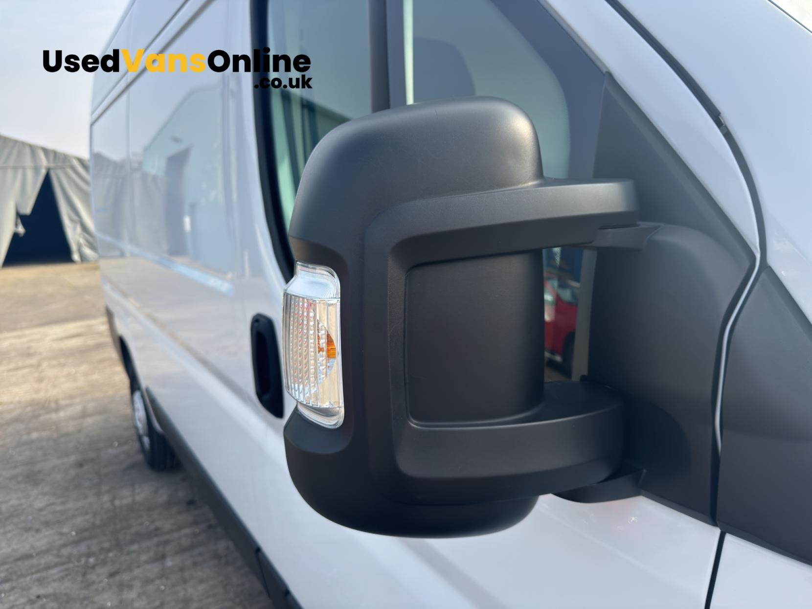 Vauxhall Movano 2.2 CDTi 3500 BiTurbo Dynamic Panel Van 5dr Diesel Manual FWD L2 H2 Euro 6 (s/s) (140 ps)