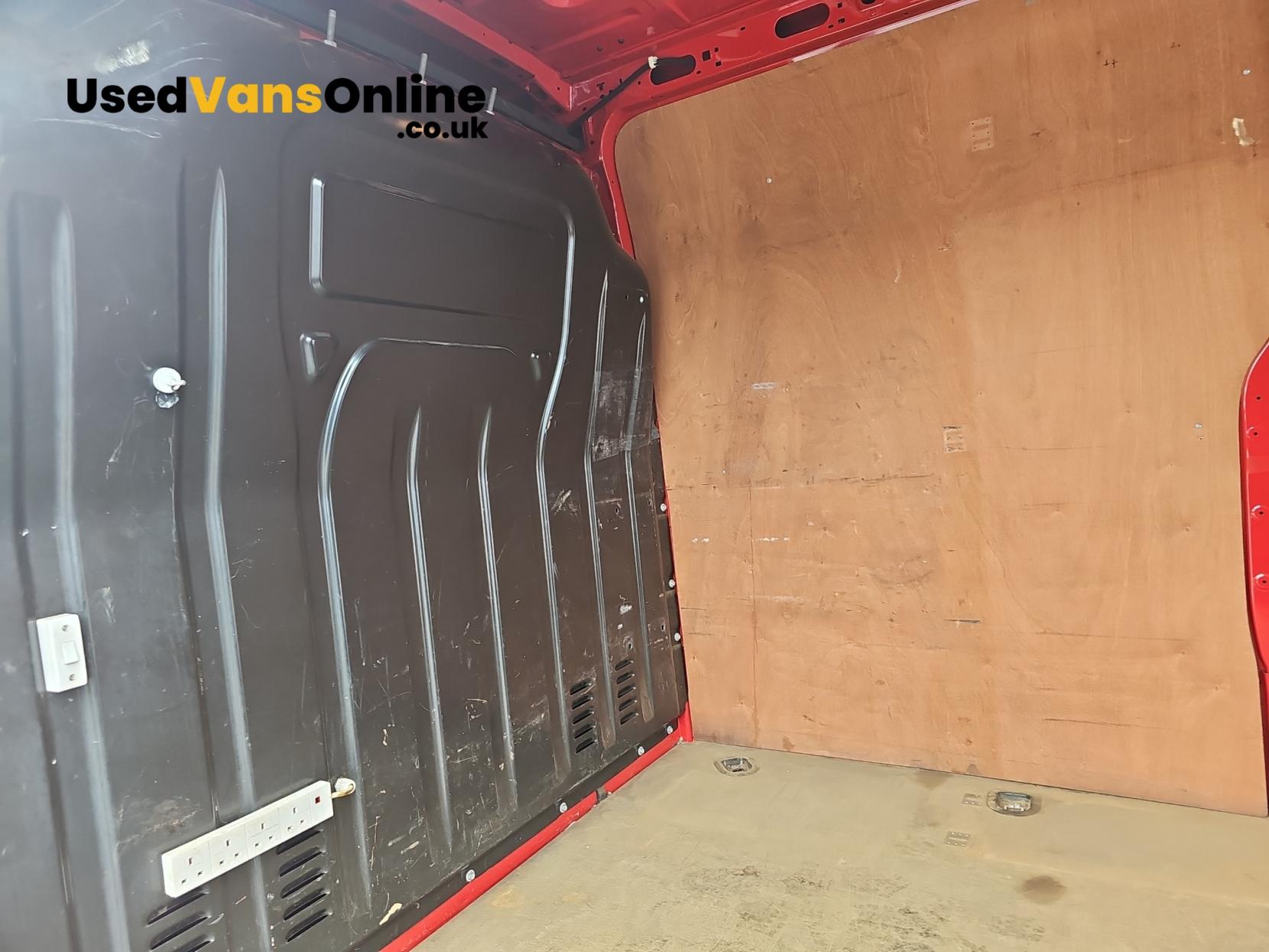 Renault Master 2.3 dCi ENERGY 35 Business Long Overhang Panel Van 4dr Diesel Manual RWD LWB Medium Roof Euro 6 (s/s) (TRW) (145 bhp)