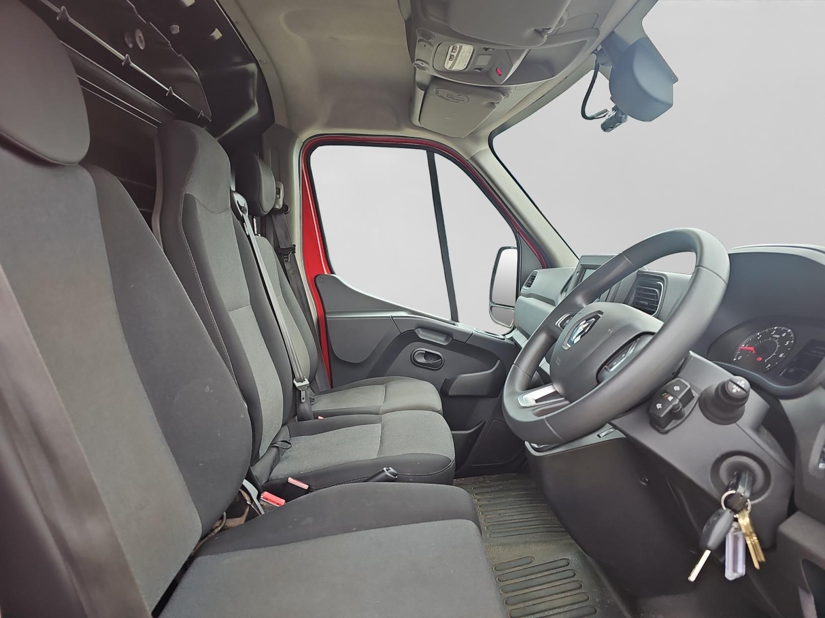 Renault Master 2.3 dCi ENERGY 35 Business Long Overhang Panel Van 4dr Diesel Manual RWD LWB Medium Roof Euro 6 (s/s) (TRW) (145 bhp)