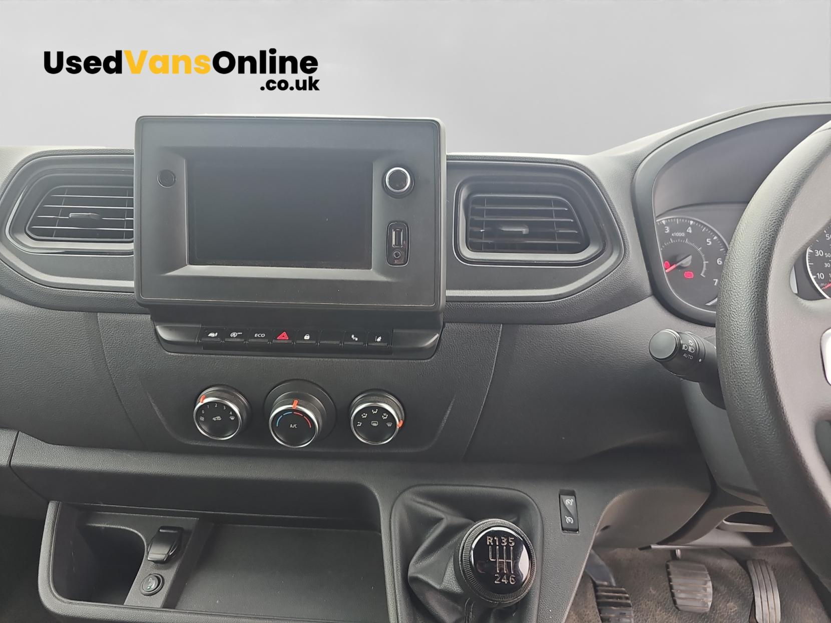 Renault Master 2.3 dCi ENERGY 35 Business Long Overhang Panel Van 4dr Diesel Manual RWD LWB Medium Roof Euro 6 (s/s) (TRW) (145 bhp)