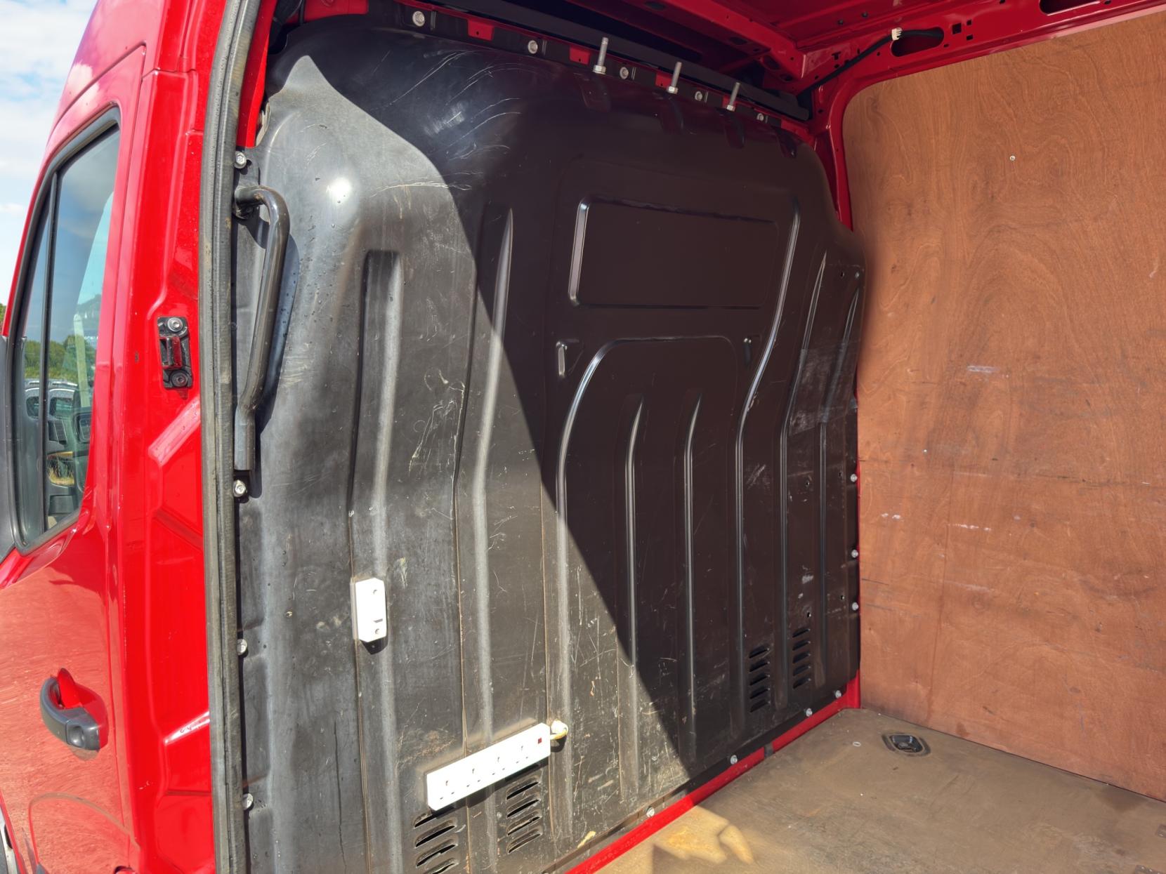 Renault Master 2.3 dCi ENERGY 35 Business Long Overhang Panel Van 4dr Diesel Manual RWD LWB Medium Roof Euro 6 (s/s) (TRW) (145 bhp)