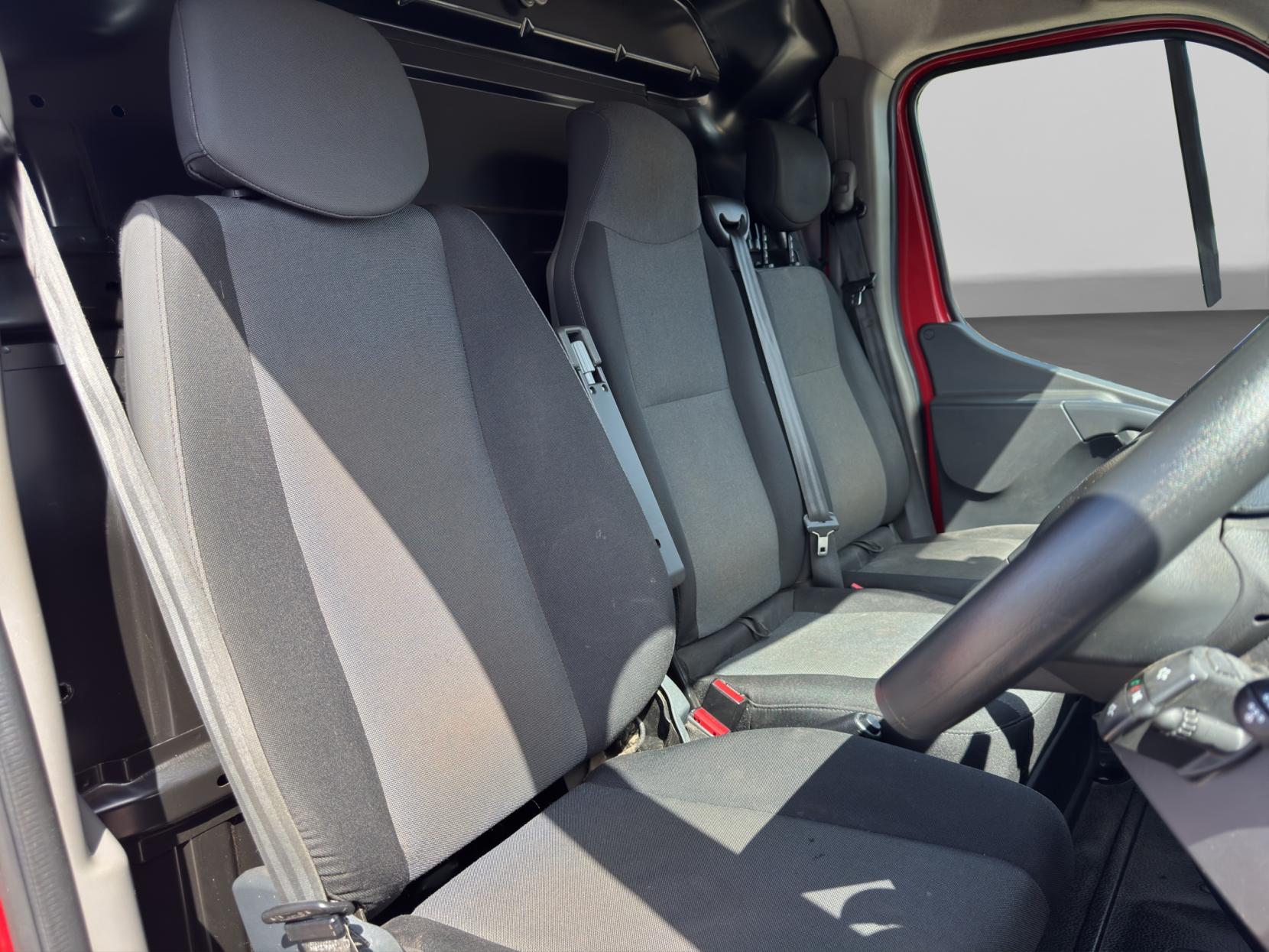 Renault Master 2.3 dCi ENERGY 35 Business Long Overhang Panel Van 4dr Diesel Manual RWD LWB Medium Roof Euro 6 (s/s) (TRW) (145 bhp)